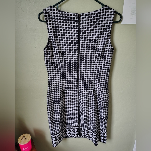 Jessica Simpson Women's Size 8 Black White Houndstooth Full Length Zipper Dress - Picture 10 of 10